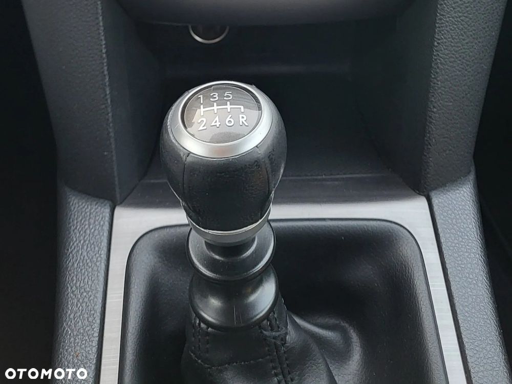 Subaru Legacy 2.0i Comfort Navi - 28