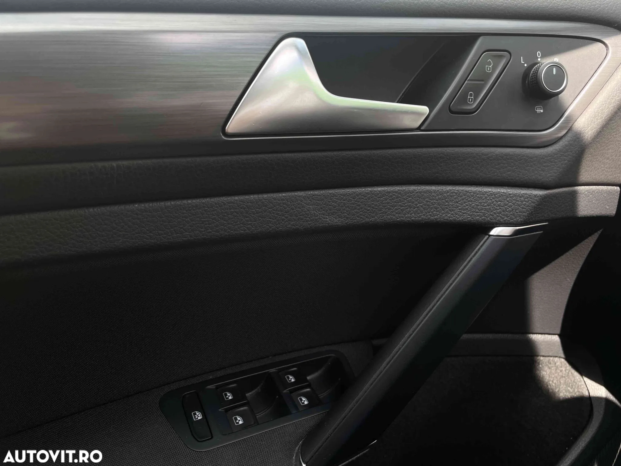 Volkswagen Golf - 11