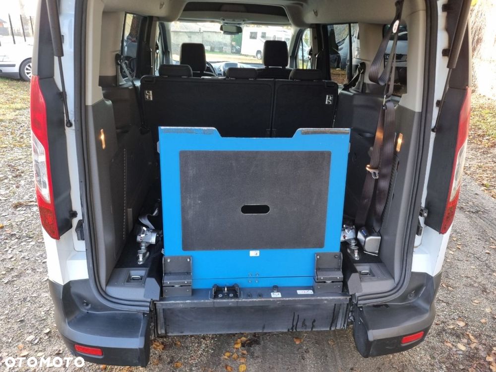 Ford Tourneo Connect Grand - 17