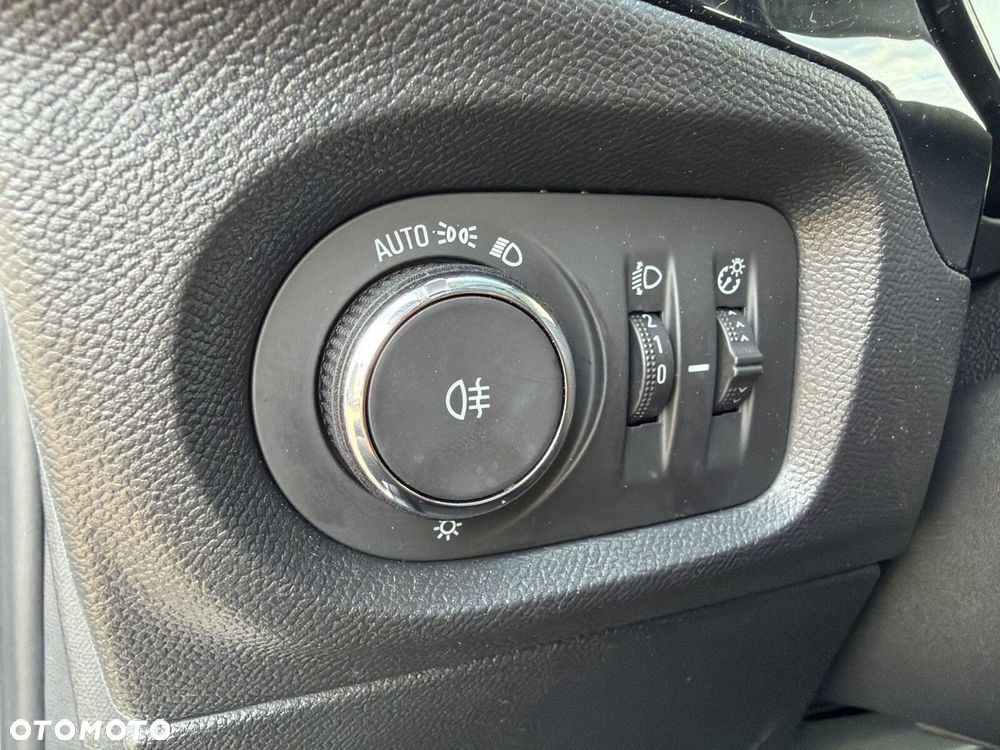 Opel Corsa 1.2 Edition S&S - 22