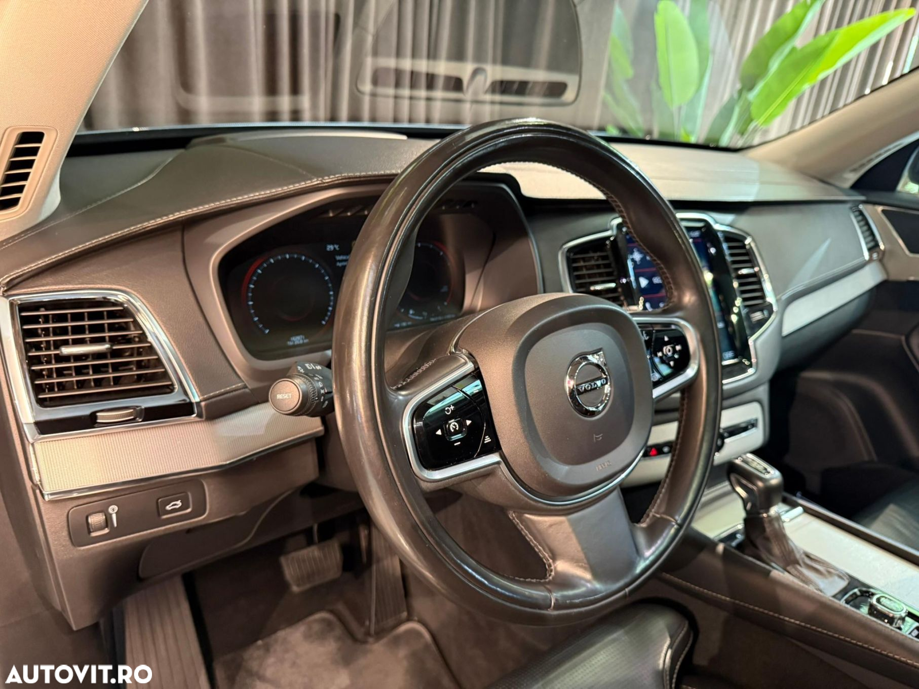 Volvo XC 90 - 11