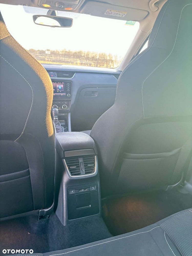 Skoda Octavia 1.6 TDI Ambition DSG - 8