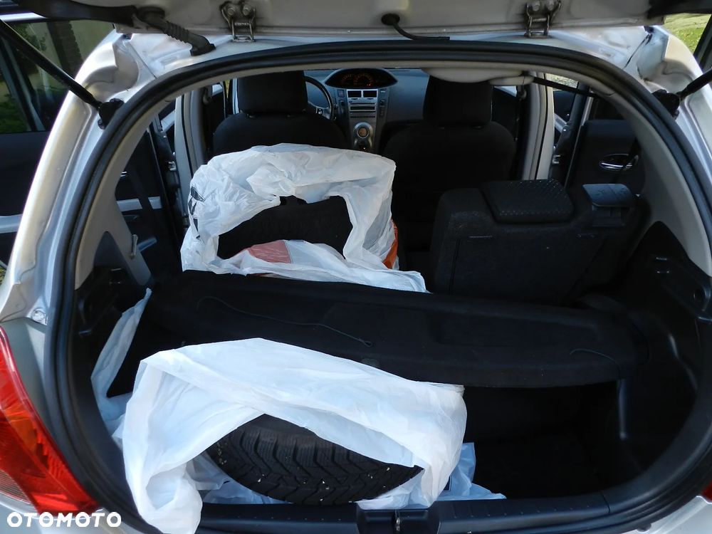 Toyota Yaris - 11