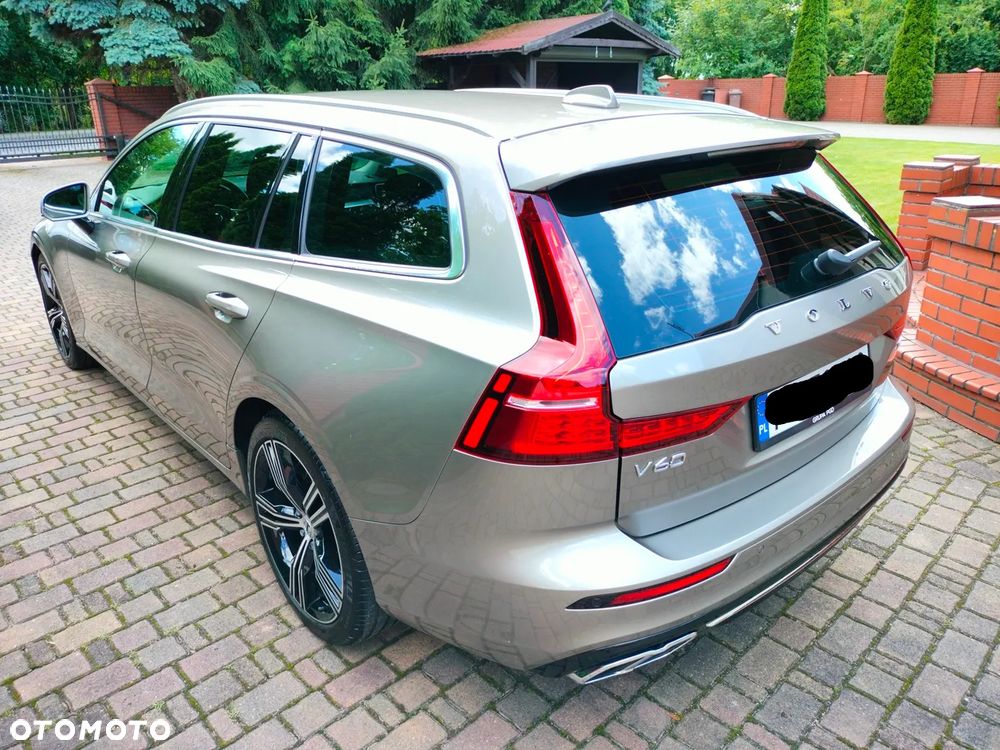 Volvo V60 T6 AWD R-Design - 3