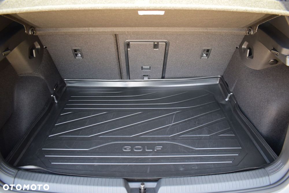 Volkswagen Golf - 32