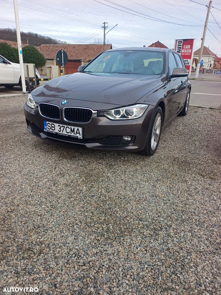 BMW Seria 3 318d - 13