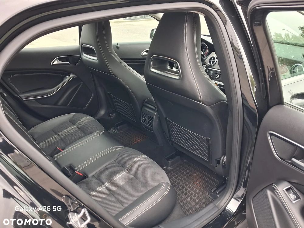 Mercedes-Benz GLA 200 7G-DCT Activity Edition - 14