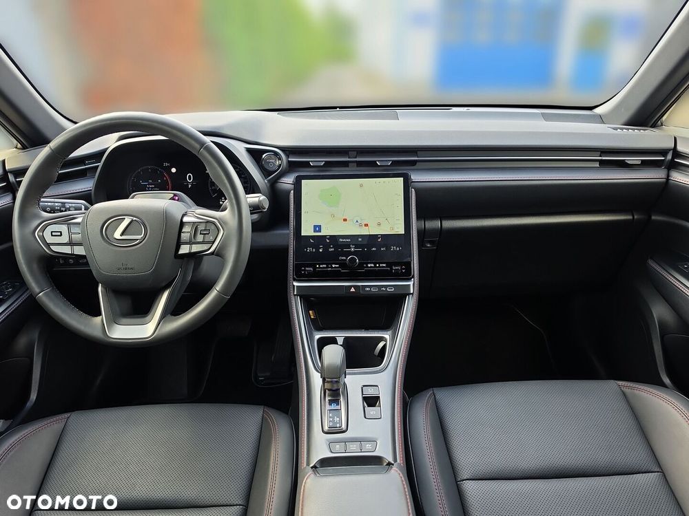 Lexus LBX - 10