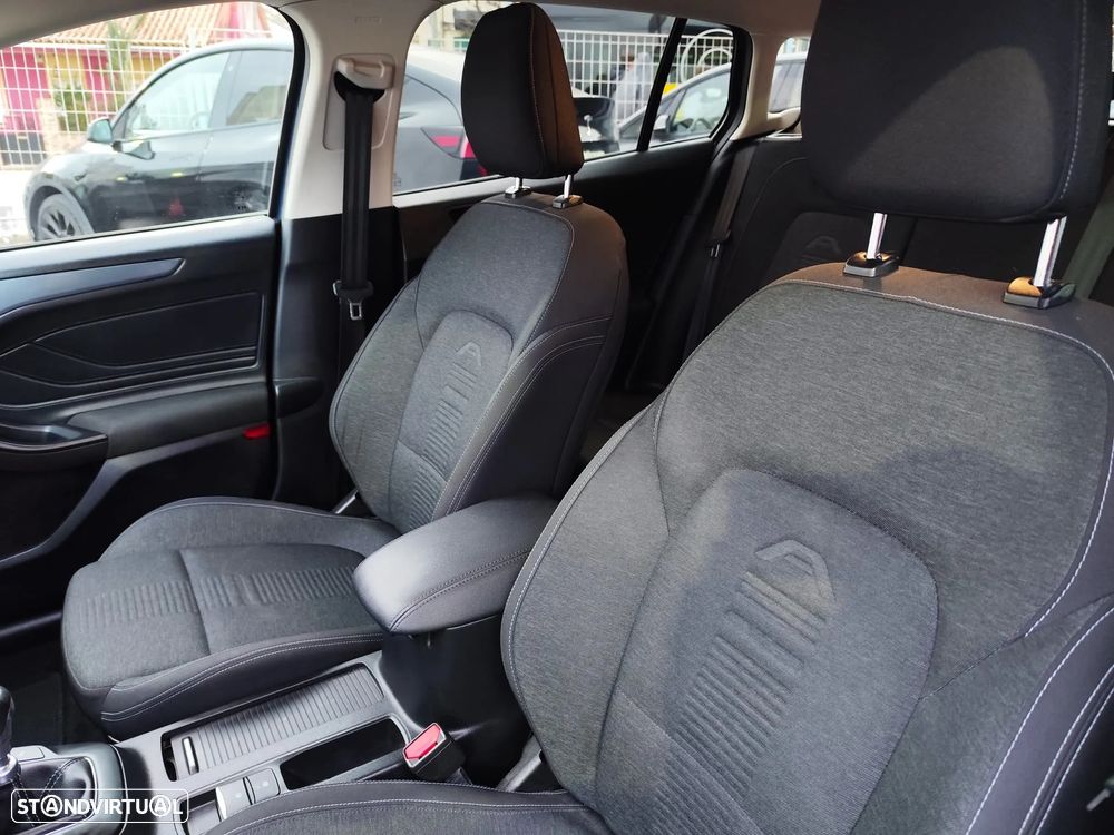 Ford Focus SW 1.5 TDCi EcoBlue Active X - 18