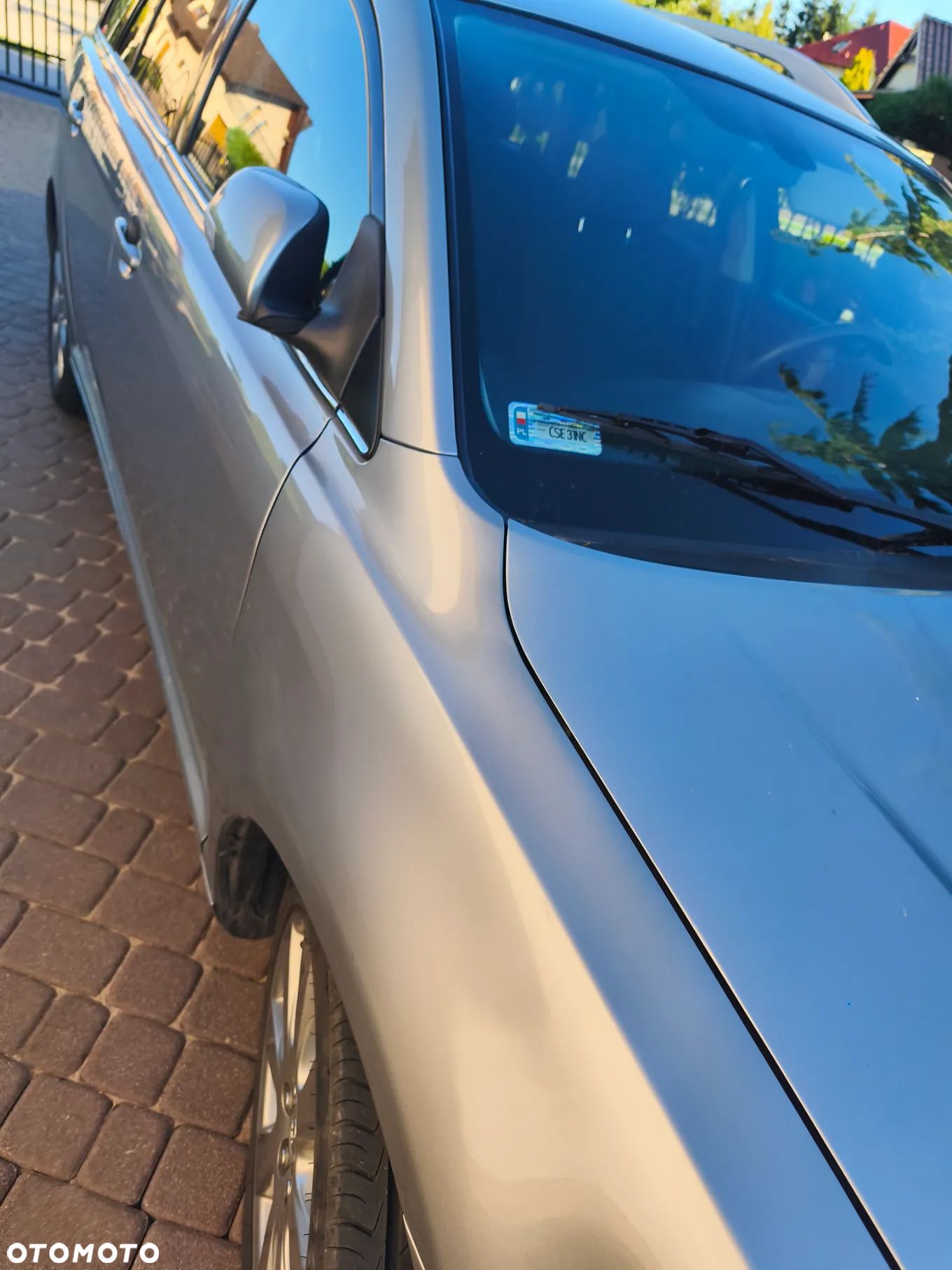 Toyota Avensis 2.0 D-4D Combi - 1