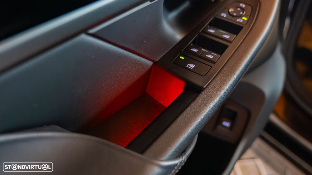 BMW 520 d Pack Desportivo M - 14