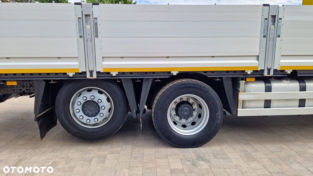 Mercedes-Benz ACTROS - 10