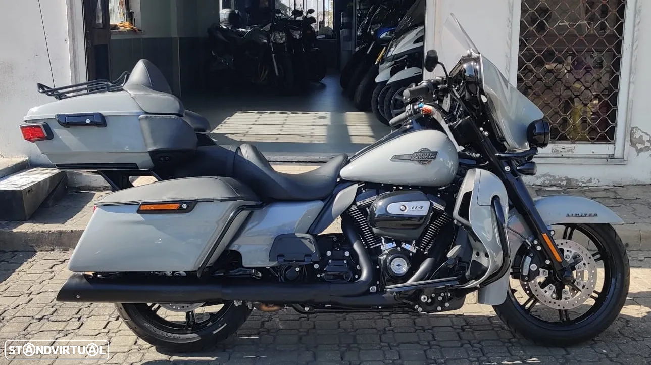 Harley-Davidson FLT FLTRK Road Glide Limited - 3