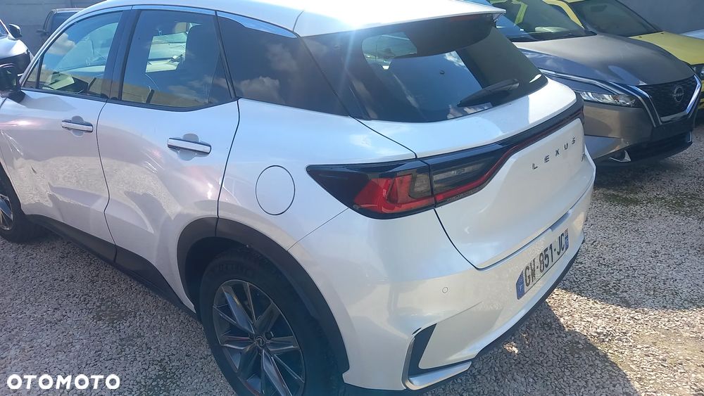 Lexus LBX - 1