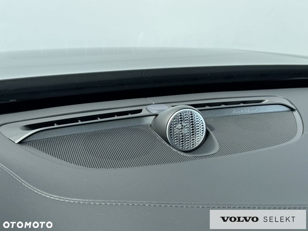 Volvo XC 90 T8 AWD Plug-In Hybrid Ultra Dark 7os - 29