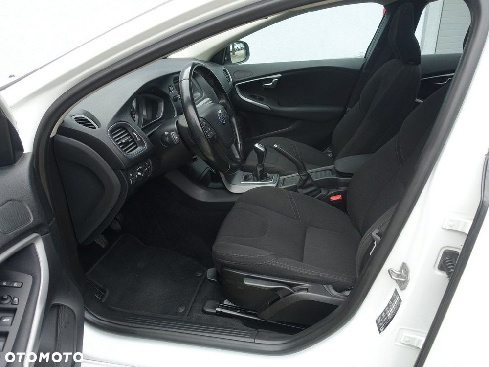 Volvo V40 T2 Kinetic - 9