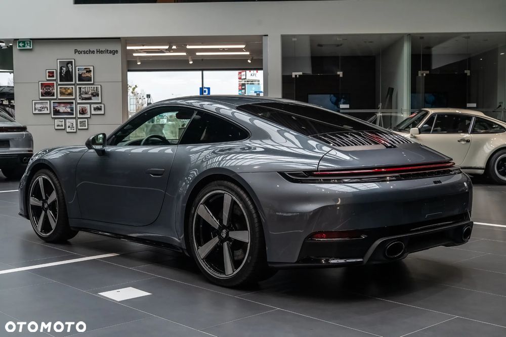Porsche 911 Carrera S - 11