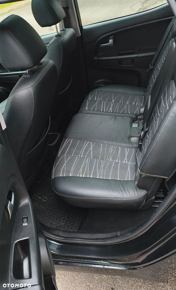 Kia Venga 1.4 Business Line - 10