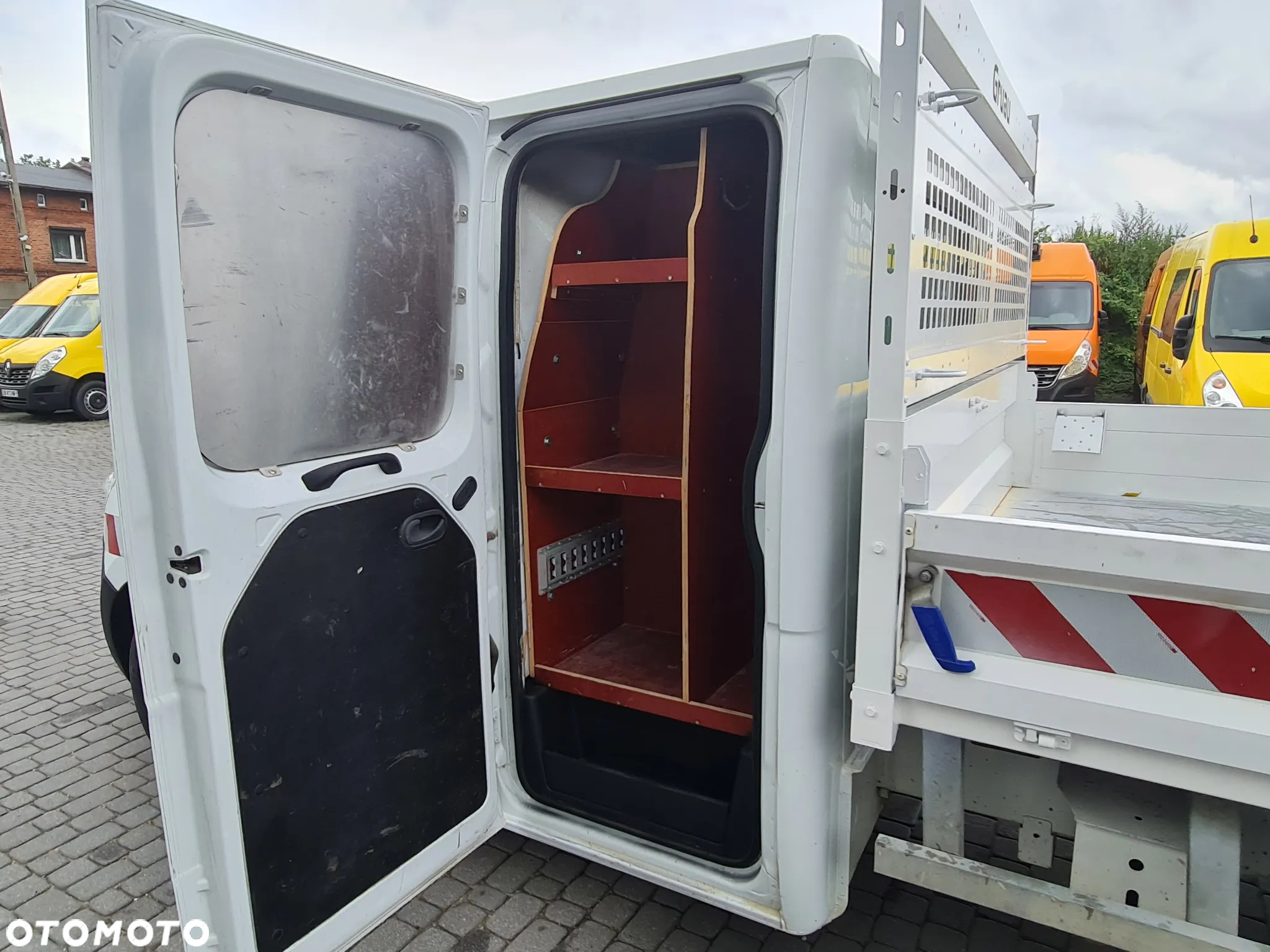 Renault Master Wywrotka 2016 r. Klima Brygadówka LIFT - 19