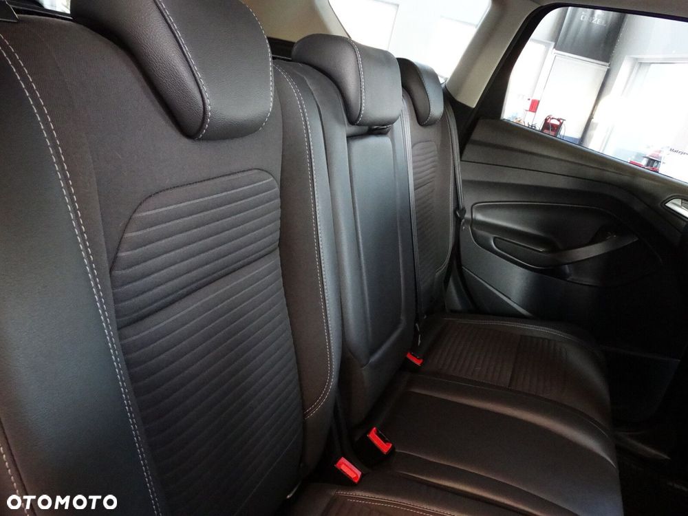 Ford Kuga - 16