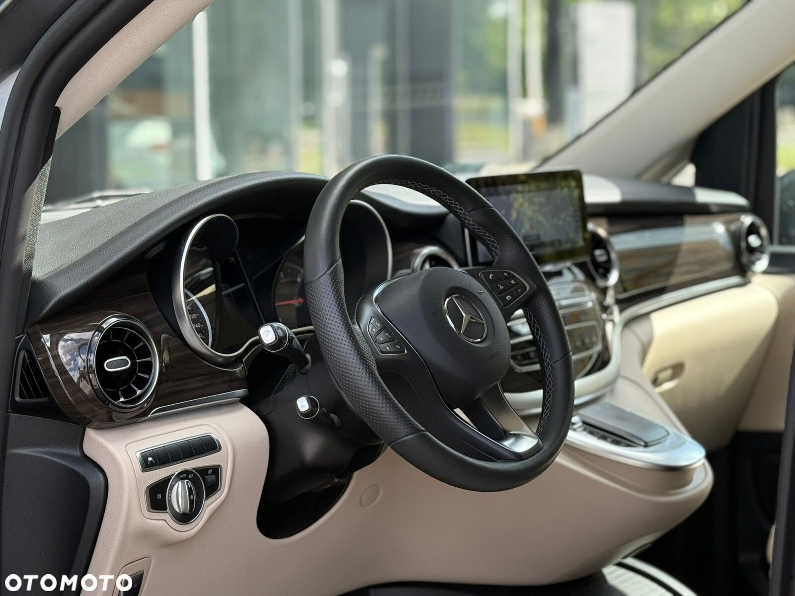 Mercedes-Benz Klasa V 300 d Avantgarde 9G-Tronic (ekstra d³) - 5