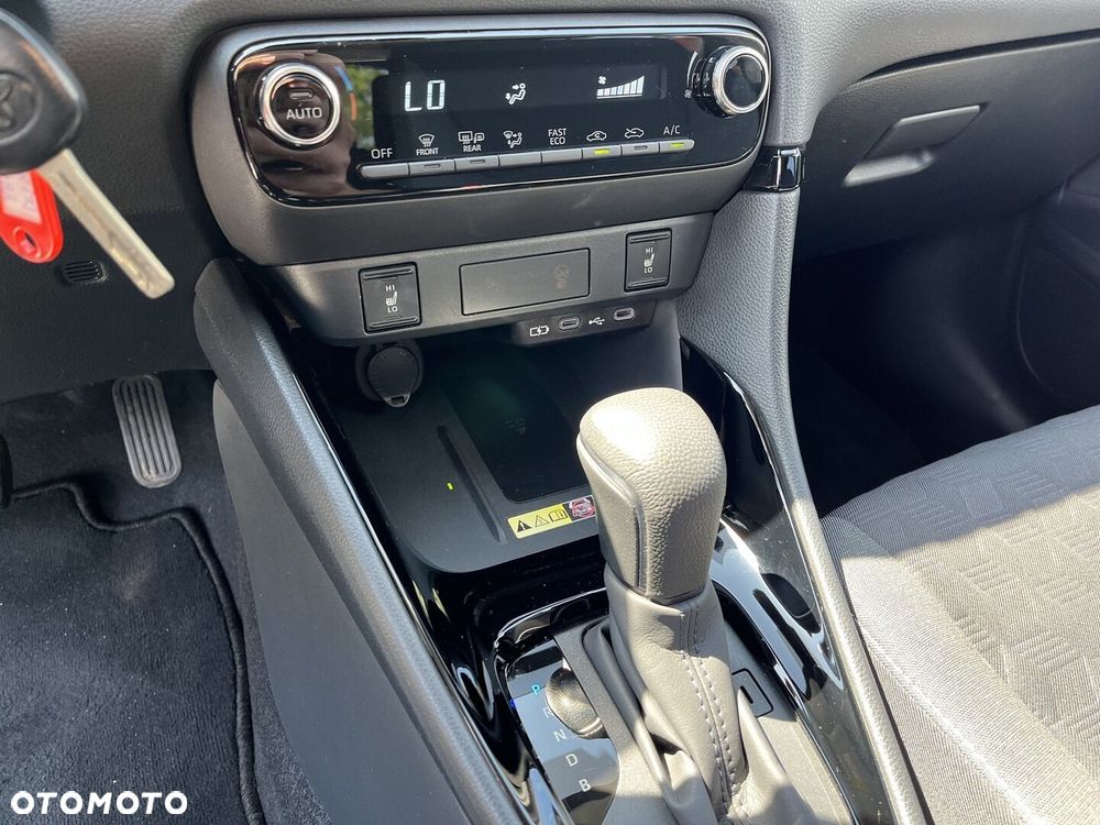 Toyota Yaris Hybrid 1.5 Style - 18