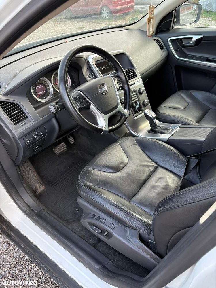 Volvo XC 60 D5 AWD Kinetic - 9
