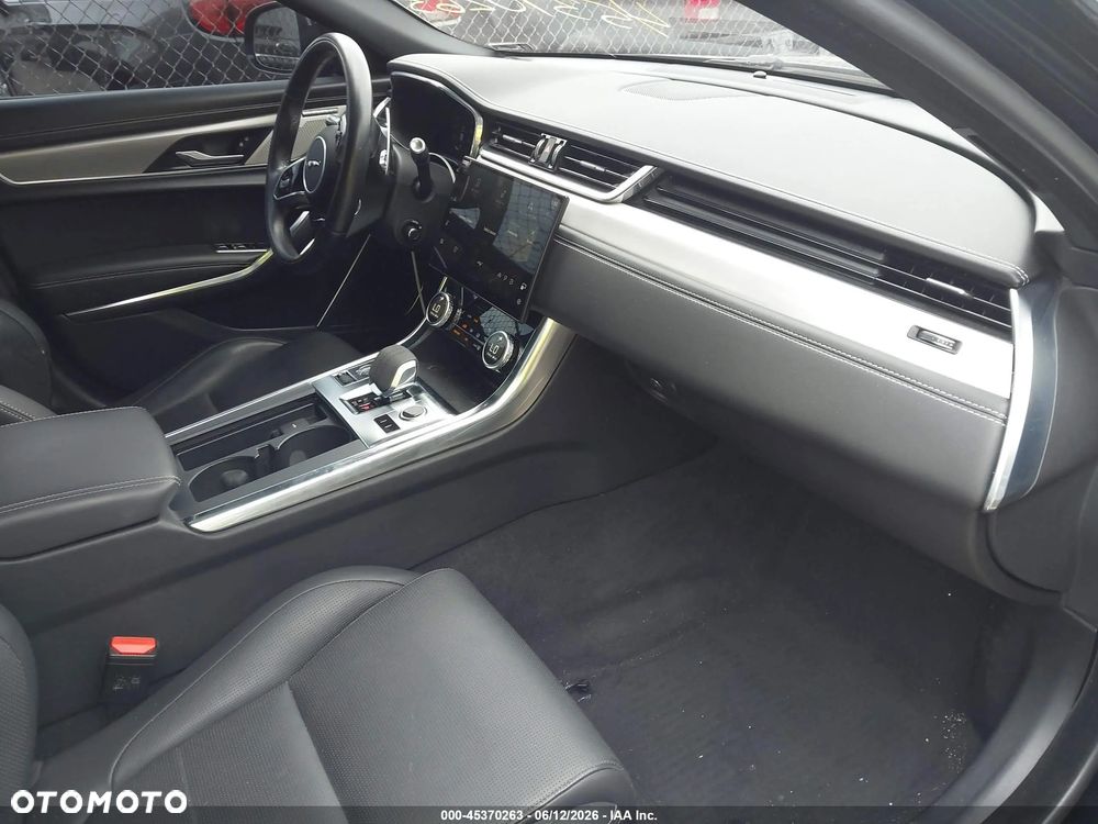 Jaguar XF 2.0 P300 AWD R-Dynamic SE - 15
