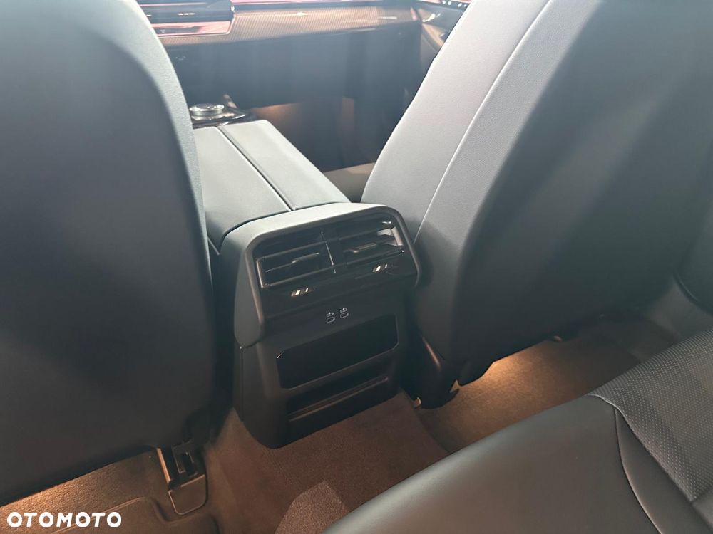 BMW Seria 5 530e xDrive PHEV M Sport - 24
