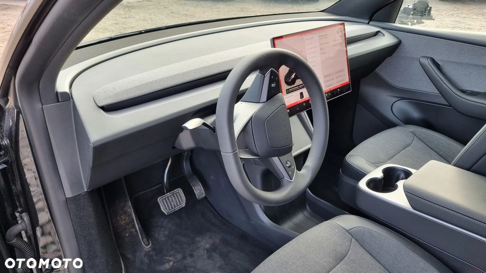 Tesla Model Y Standard - 31