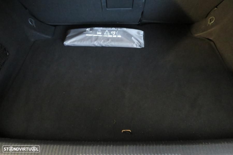 Peugeot 308 1.2 PureTech Allure - 20