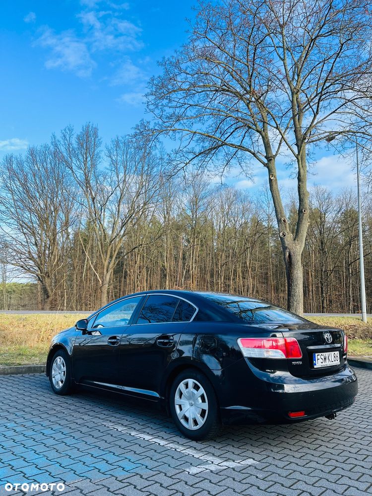 Toyota Avensis 1.8 Sol - 8