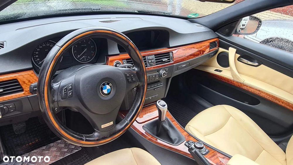 BMW Seria 3 330i xDrive - 10