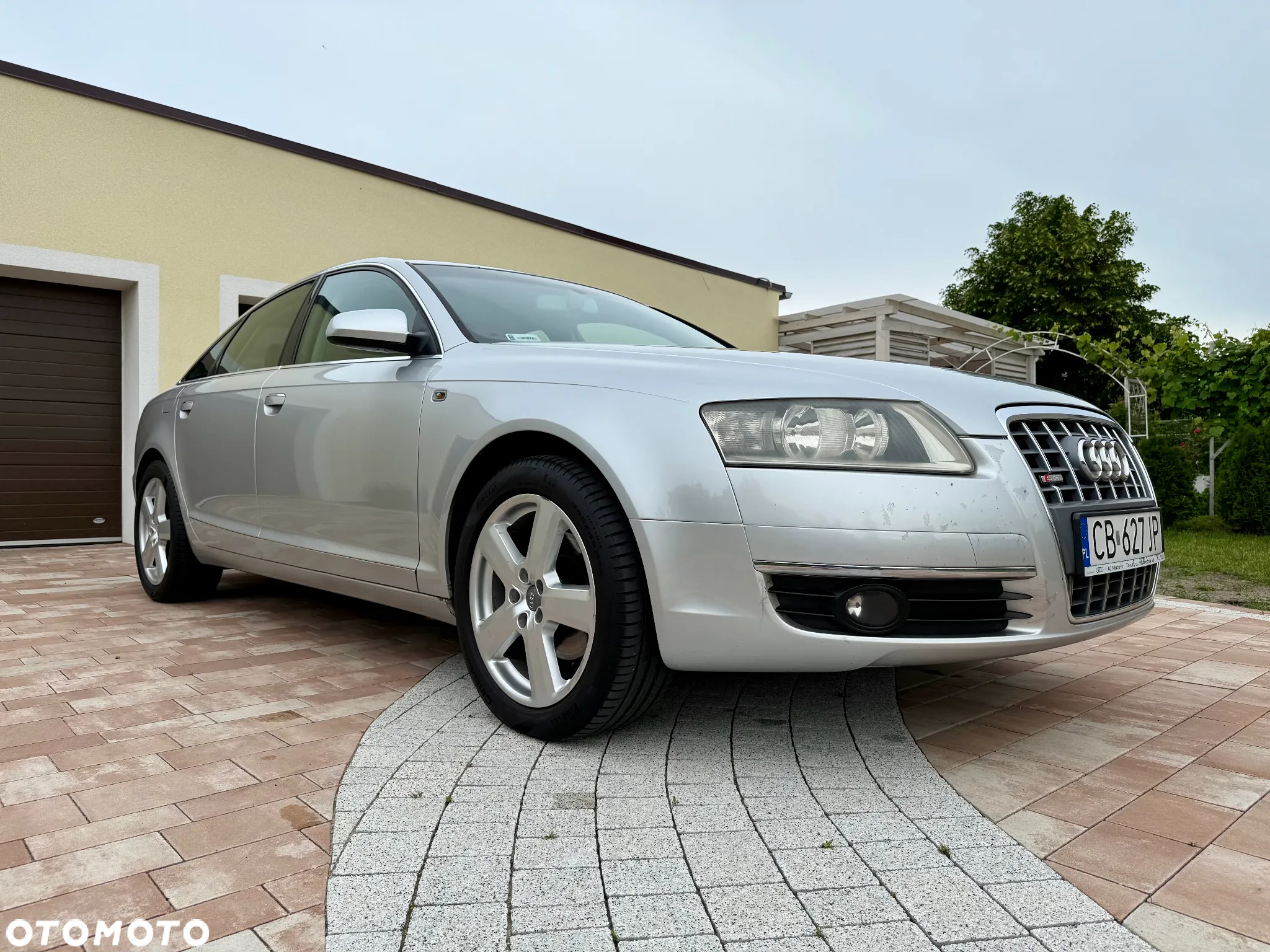 Audi A6 2.4 - 8