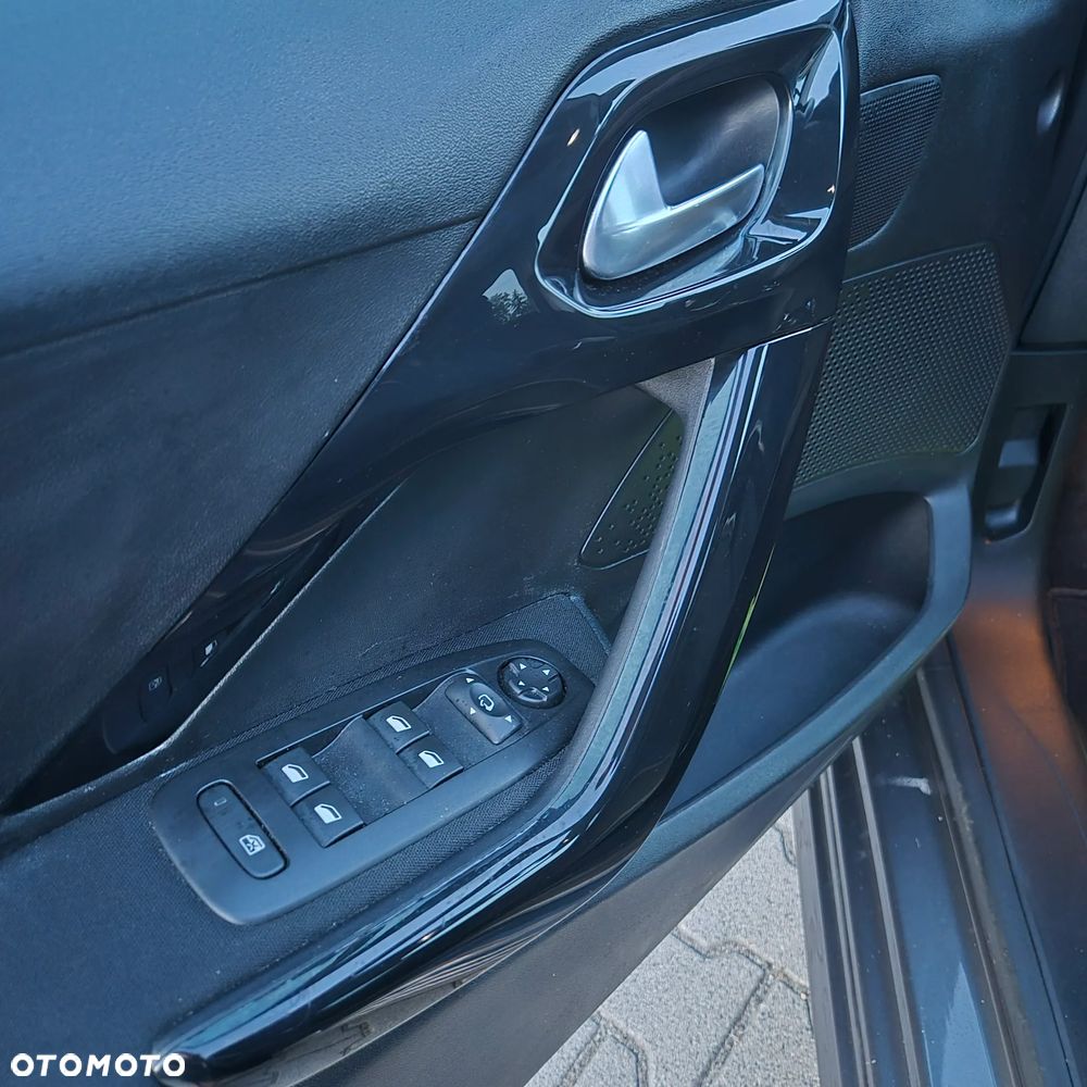 Peugeot 208 PureTech 110 Stop & Start EAT6 Allure - 18