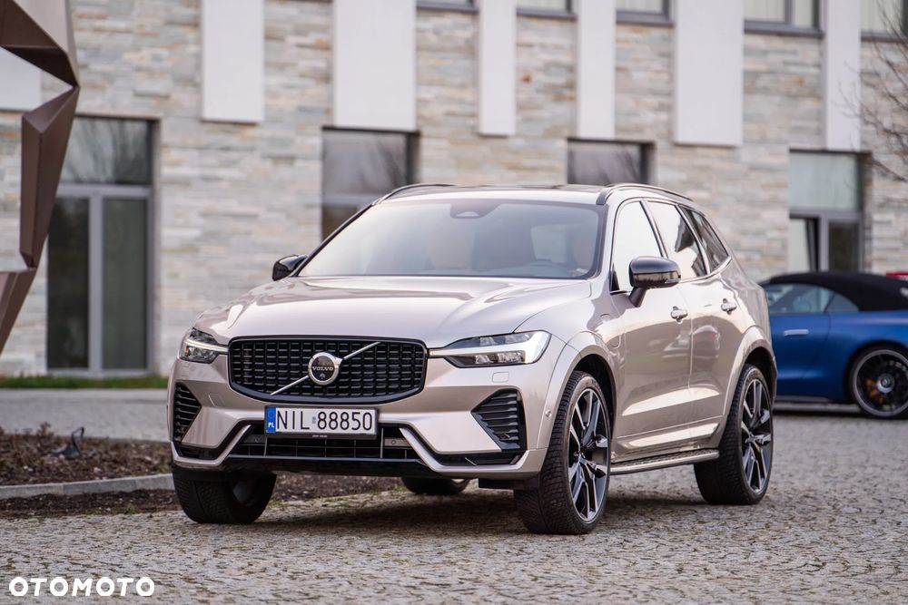 Volvo XC 60 T8 Plug-In Hybrid AWD Ultimate Dark - 3
