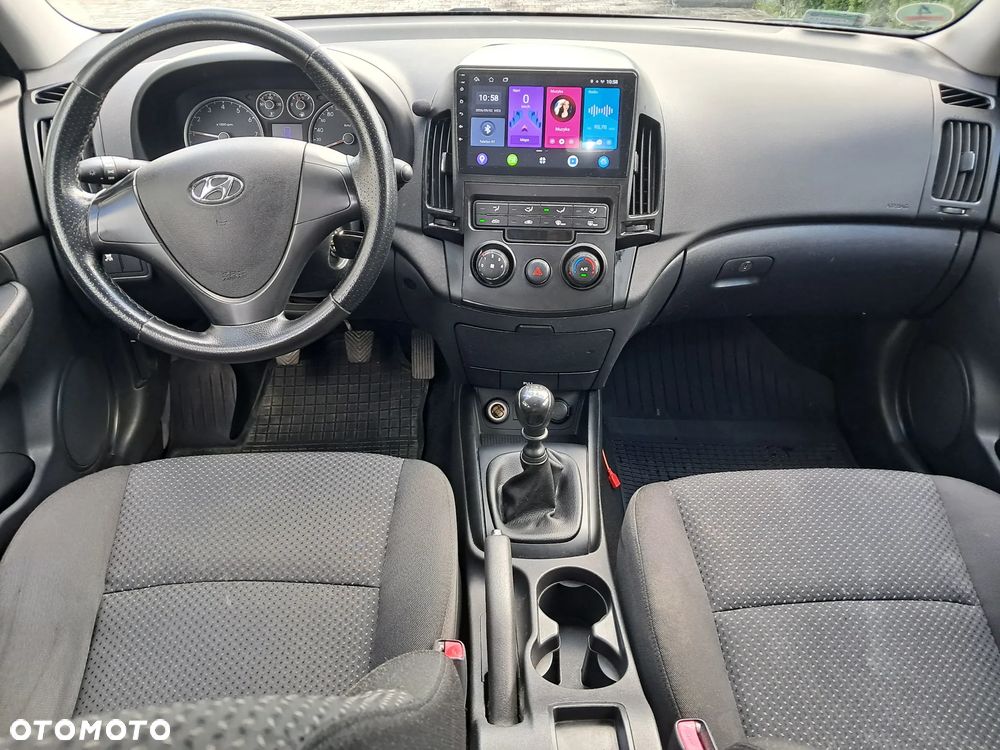 Hyundai i30 1.4 Base + - 14