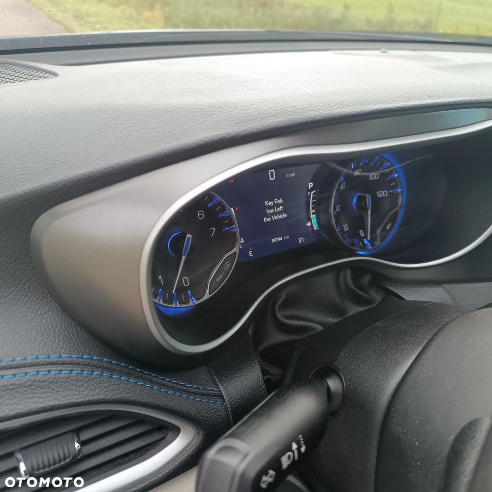 Chrysler Pacifica - 13