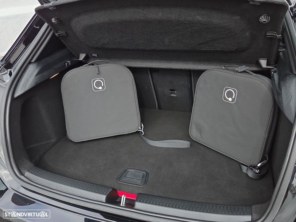 Mercedes-Benz A 250 e - 26
