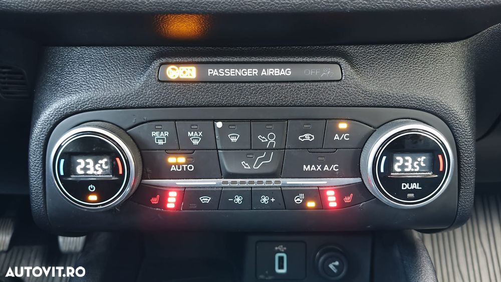 Ford Focus 1.0 EcoBoost Titanium Business - 22