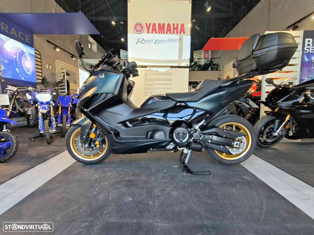 Yamaha TMAX TechMax - 10