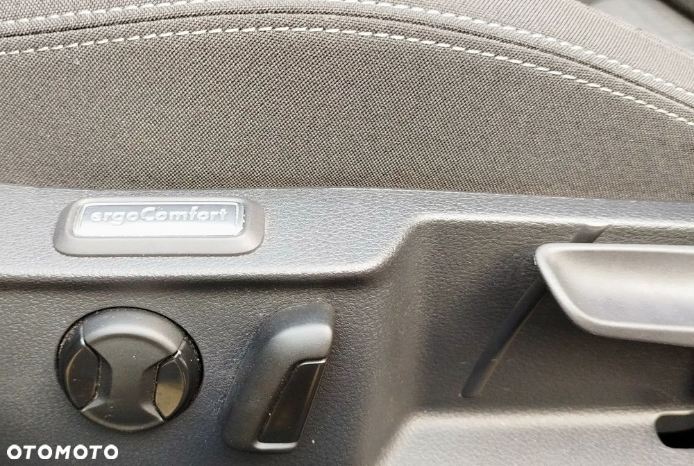 Volkswagen Passat Variant 1.5 TSI EVO Business DSG - 17