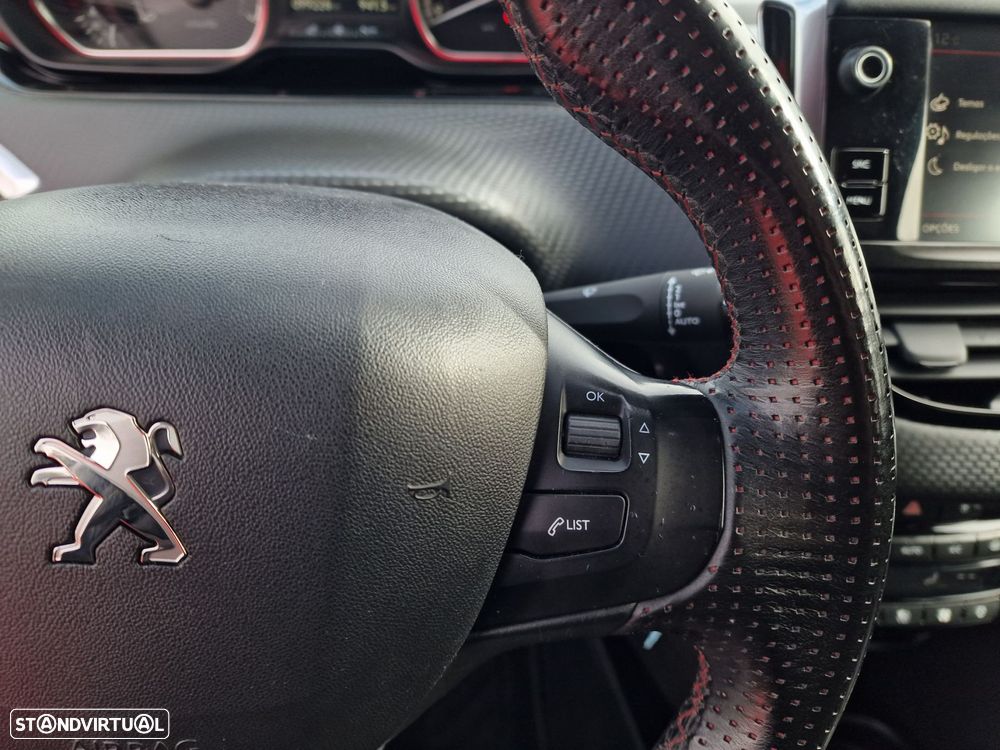 Peugeot 2008 1.2 PureTech GT Line - 20