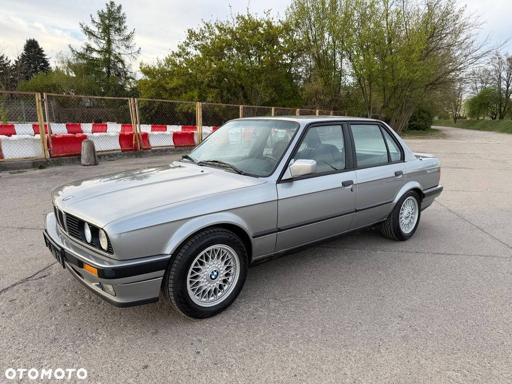 BMW Seria 3 325i - 17