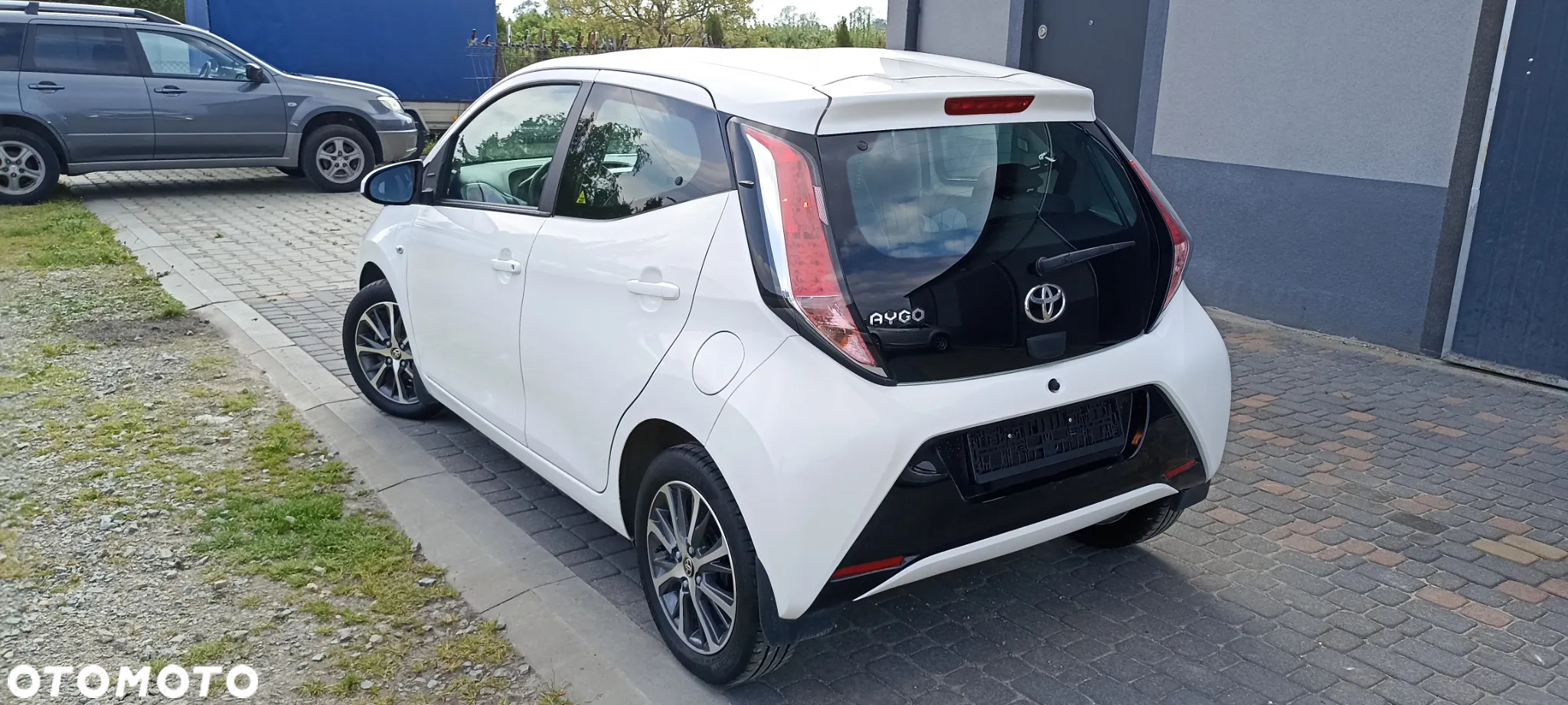 Toyota Aygo x-play touch - 10