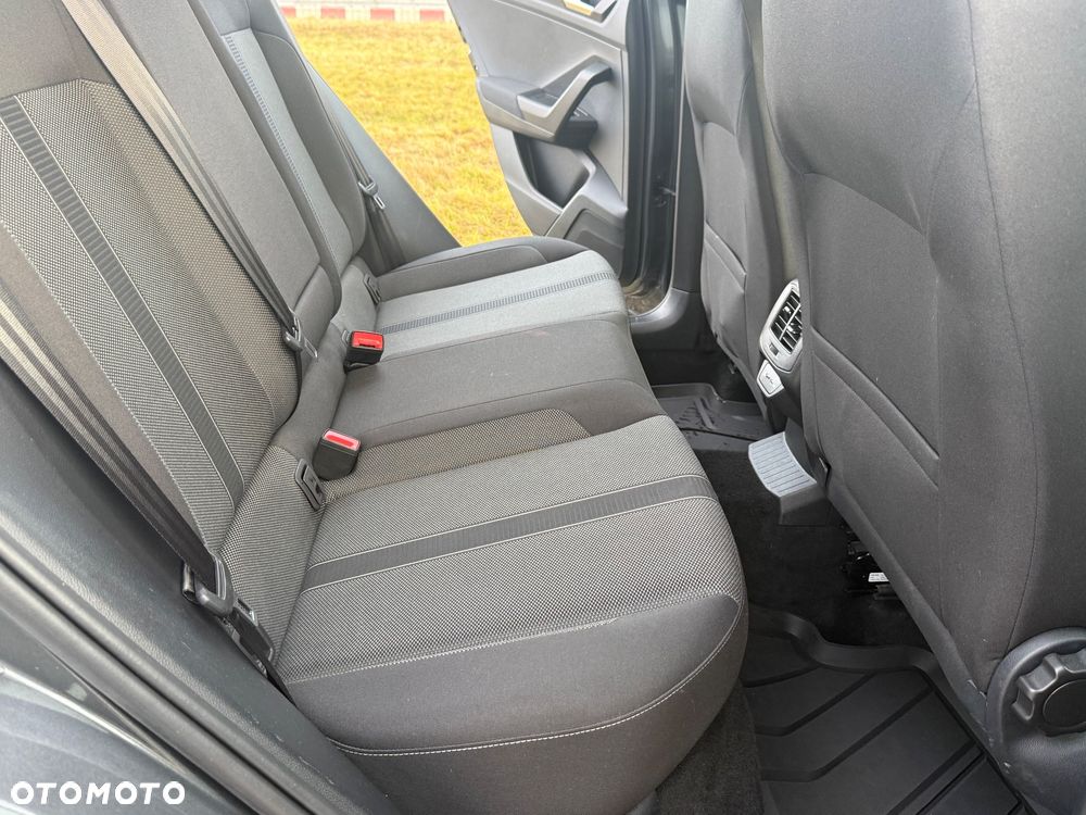 Volkswagen T-Roc - 9