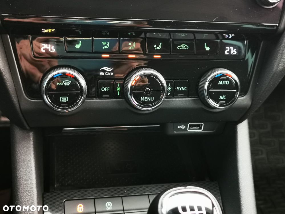 Skoda Octavia 2.0 TSI RS 230 - 24