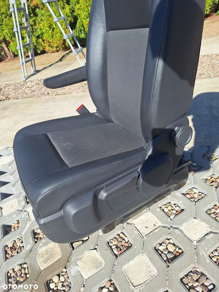 Fotel kierowcy Toyota Proace Verso - 2