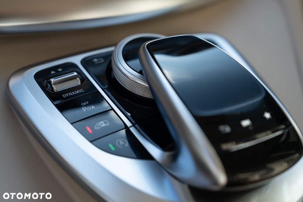 Mercedes-Benz Klasa V 250 d 4-Matic Avantgarde 7G-Tronic (d³ugi) - 17