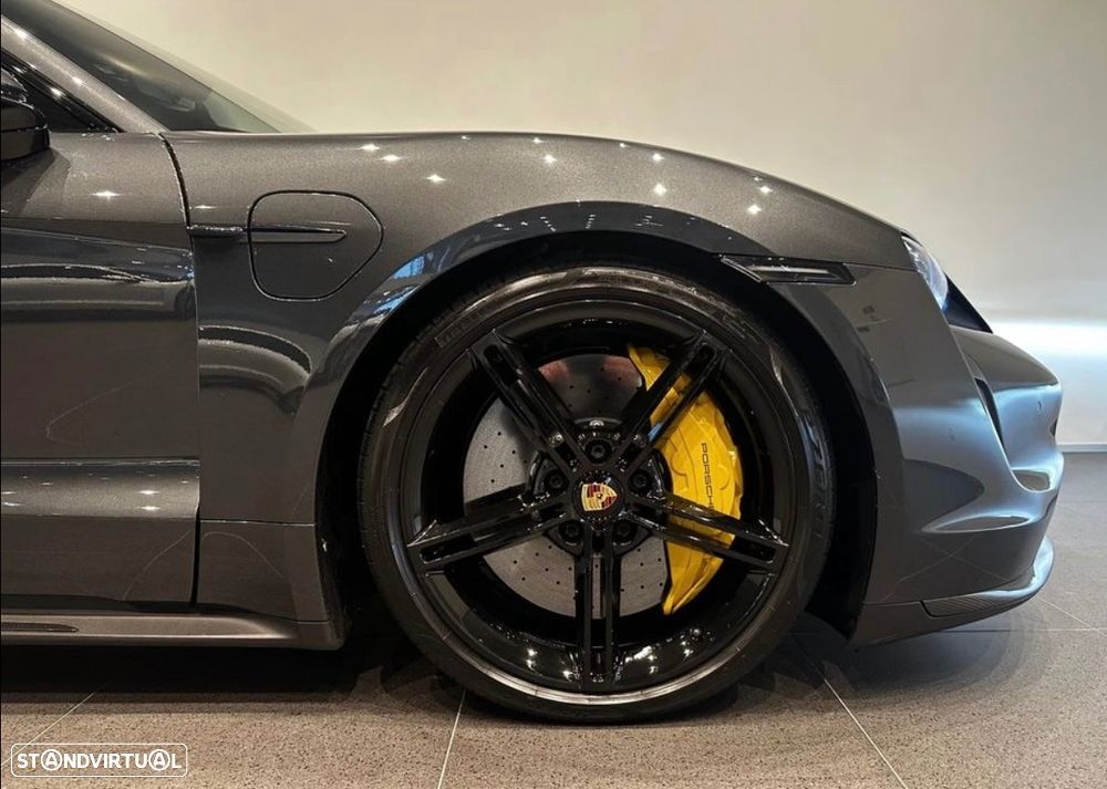 Porsche Taycan Turbo S - 1